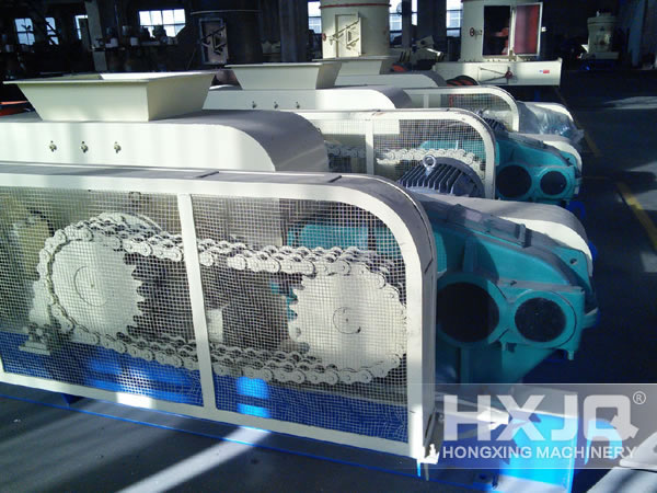 roller crusher in factory 